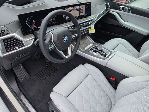 New 2026 BMW X5 xDrive40i w/ Climate Comfort Package AWD/4WD image 8