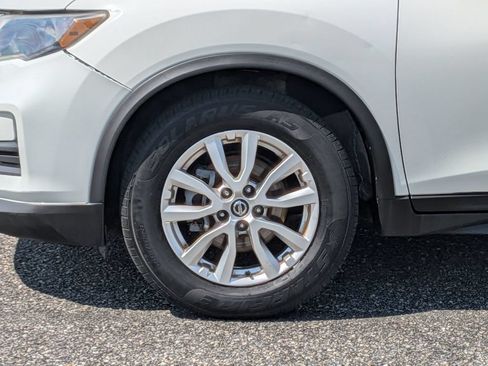 Used 2017 Nissan Rogue SV AWD/4WD image 13