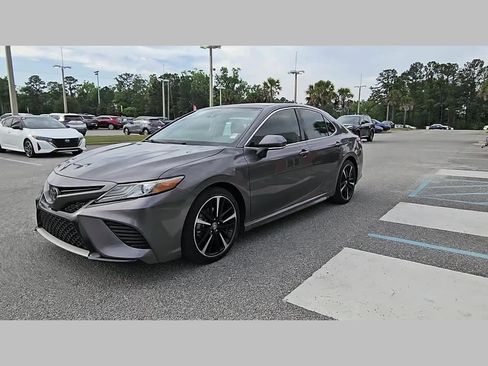 Used 2019 Toyota Camry XSE FWD image 21