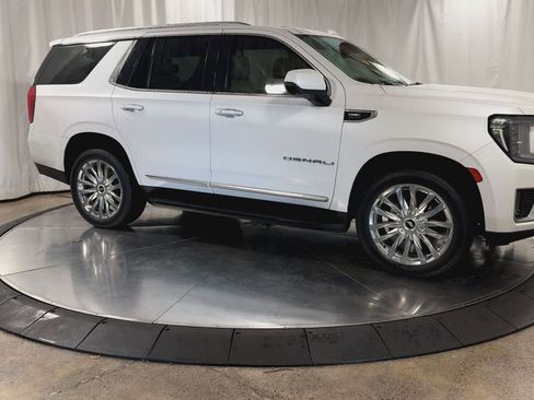 Used 2022 GMC Yukon Denali image 3