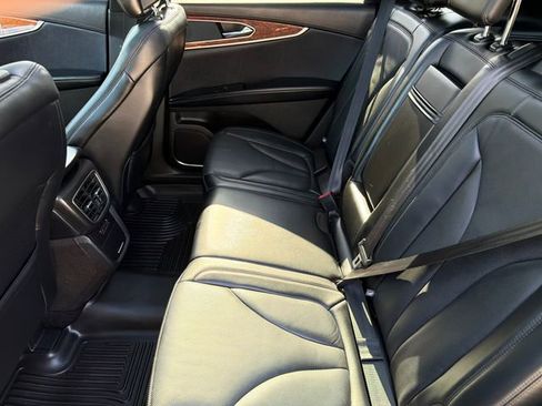 Used 2017 Lincoln MKX Reserve w/ Lincoln MKX Climate Package image 20