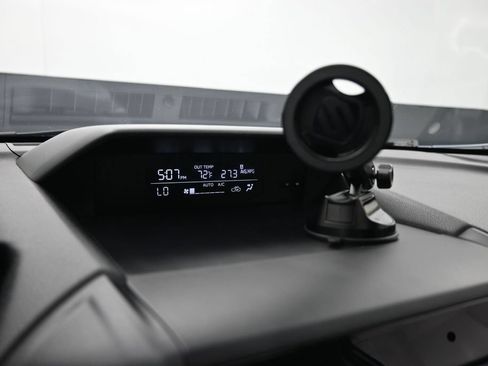 Used 2022 Subaru Crosstrek 2.0i Premium w/ Moonroof Package AWD/4WD image 11