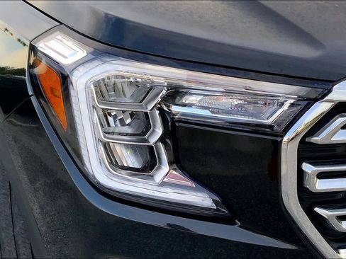 Used 2024 GMC Terrain SLT AWD/4WD image 26