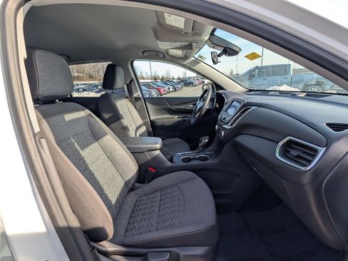 Used 2022 Chevrolet Equinox LT AWD/4WD image 10