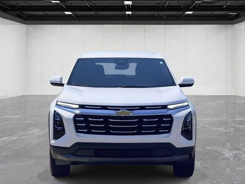 Used 2026 Chevrolet Equinox LT FWD image 2