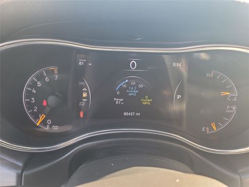 Used 2019 Jeep Grand Cherokee Altitude image 19