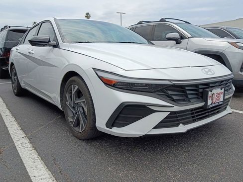 Used 2025 Hyundai Elantra Sport w/ Cargo Package FWD image 2