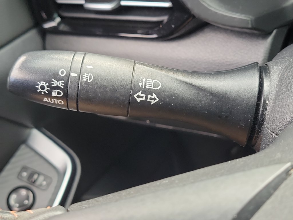 Used 2021 Nissan Sentra SR w/ SR Premium Package FWD image 11