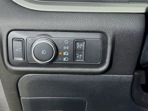 Used 2022 Ford Explorer XLT w/ Equipment Group 202A image 12