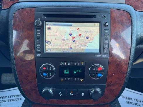 Used 2012 Chevrolet Avalanche LTZ image 21