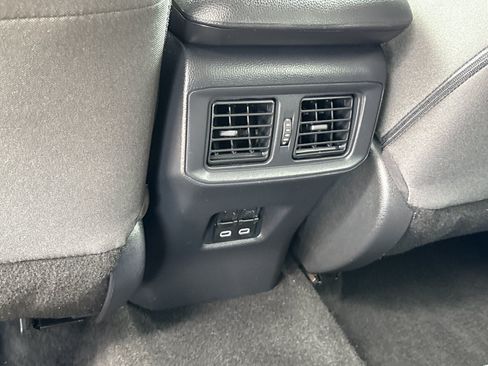 Used 2024 Toyota RAV4 XLE FWD image 14