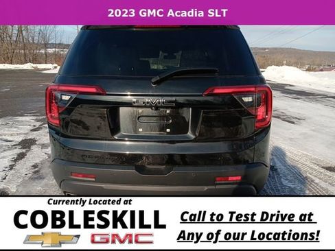 Used 2023 GMC Acadia SLT w/ Elevation Edition image 4