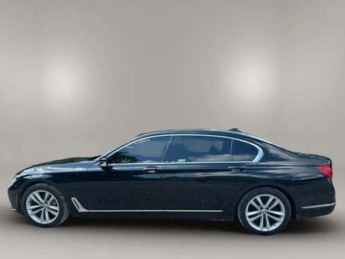 Used 2018 BMW 750i xDrive image 2