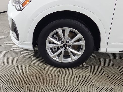 Certified 2025 Audi Q3 2.0T Premium w/ Convenience Package image 11