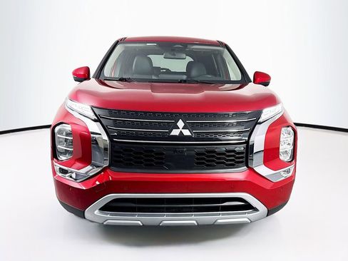 Used 2024 Mitsubishi Outlander SE FWD image 2