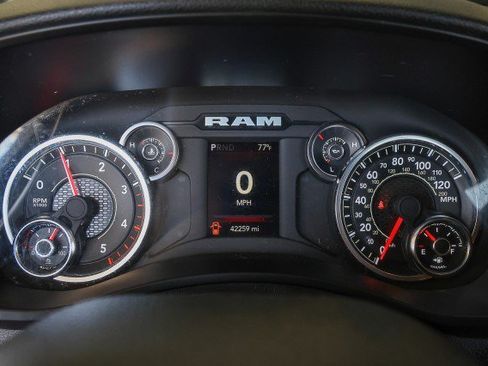Used 2024 RAM 2500 Big Horn AWD/4WD image 23