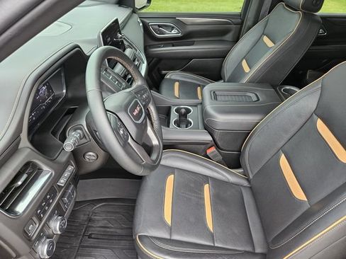 Used 2024 GMC Yukon AT4 w/ Technology Package AWD/4WD image 14