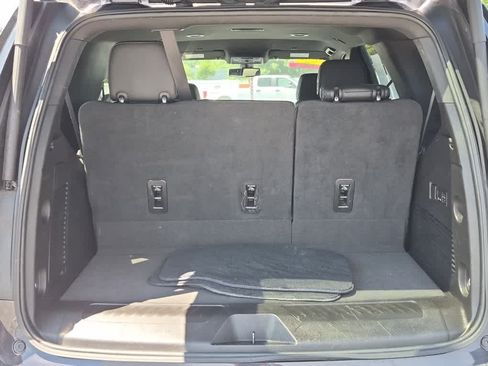 Used 2022 Chevrolet Tahoe LT w/ Luxury Package RWD image 22