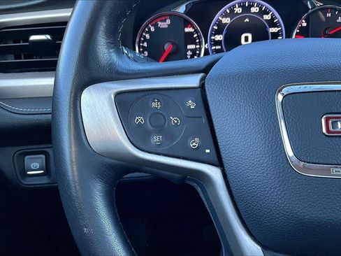 Used 2022 GMC Acadia Denali w/ Denali Ultimate Package image 18