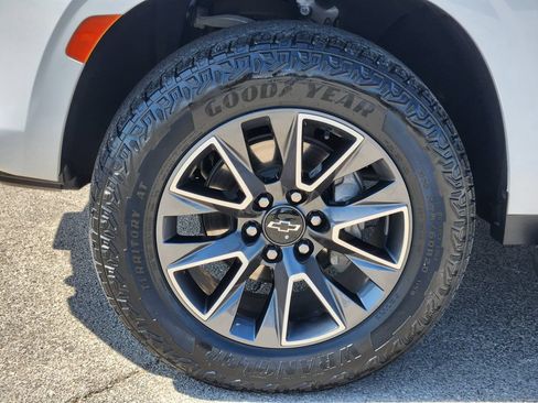 Certified 2023 Chevrolet Tahoe Z71 w/ Luxury Package AWD/4WD image 10