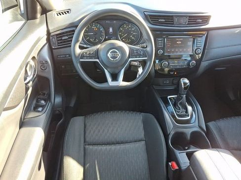 Used 2018 Nissan Rogue S image 11
