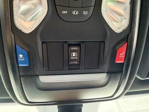 Used 2024 RAM 3500 Tradesman w/ Towing Technology Group AWD/4WD image 17