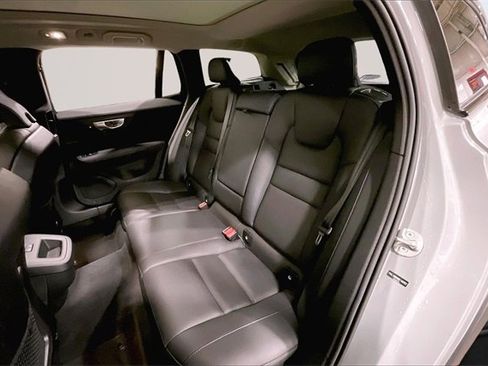 Certified 2025 Volvo V60 B5 Cross Country Plus image 26
