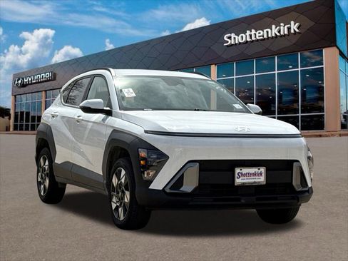 Certified 2025 Hyundai Kona SEL image 3