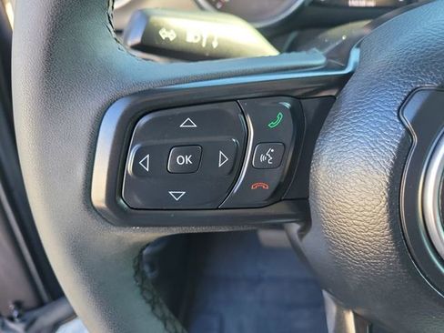 Used 2023 Jeep Gladiator Willys image 22