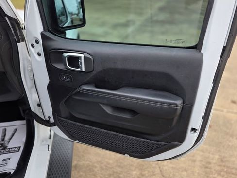 Used 2022 Jeep Wrangler Unlimited Sahara w/ Cold Weather Group image 13