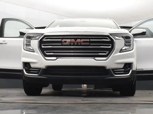 Used 2023 GMC Terrain SLT FWD image 11