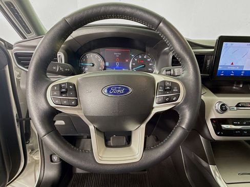 Used 2023 Ford Explorer XLT w/ Equipment Group 202A image 13