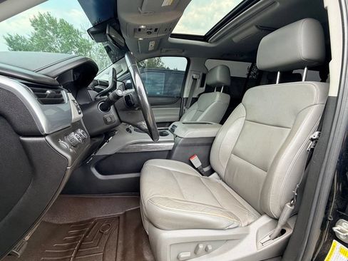 Used 2019 Chevrolet Suburban LT AWD/4WD image 9