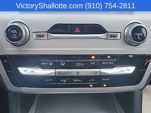 Used 2023 Ford Explorer XLT RWD image 7