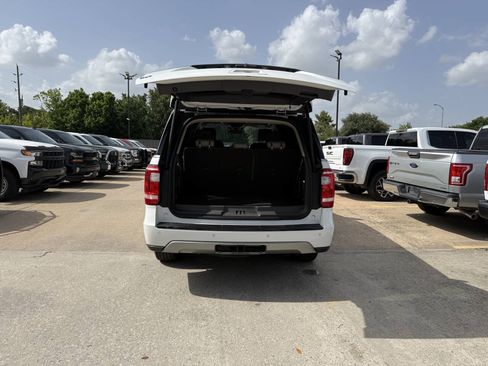 Used 2020 Ford Expedition XLT w/ Equipment Group 202A RWD image 38
