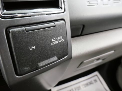 Used 2020 Ford F250 XLT w/ XLT Premium Package image 32