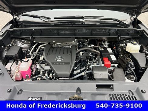 Used 2023 Toyota Highlander XLE FWD image 13