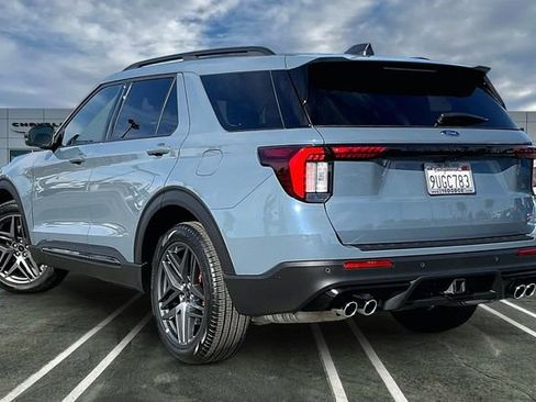 Used 2025 Ford Explorer ST w/ Sun And Sound Package image 10