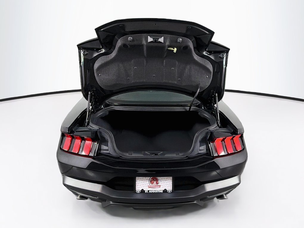Used 2025 Ford Mustang Coupe RWD image 26