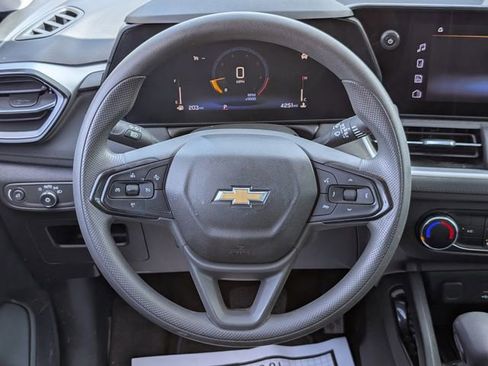 Used 2024 Chevrolet TrailBlazer LS FWD image 13