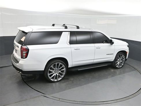 Used 2021 Chevrolet Suburban Premier w/ Premium Package image 32