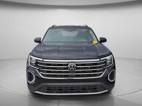 Used 2024 Volkswagen Atlas SE FWD image 3