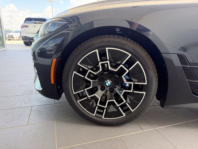 New 2026 BMW 430i xDrive w/ M Sport Package AWD/4WD image 11
