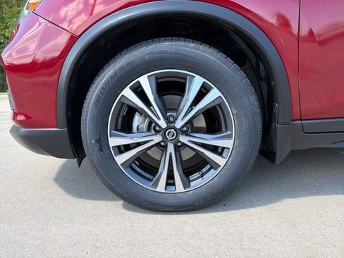 Used 2020 Nissan Rogue SV w/ Premium Package FWD image 9