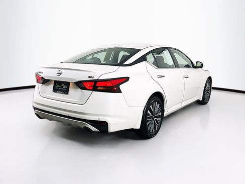 Used 2024 Nissan Altima 2.5 SV w/ SV Premium Package FWD image 9