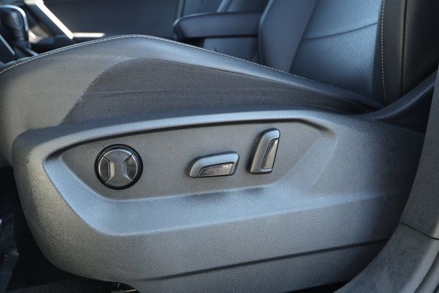 Used 2020 Volkswagen Tiguan SE AWD/4WD image 22