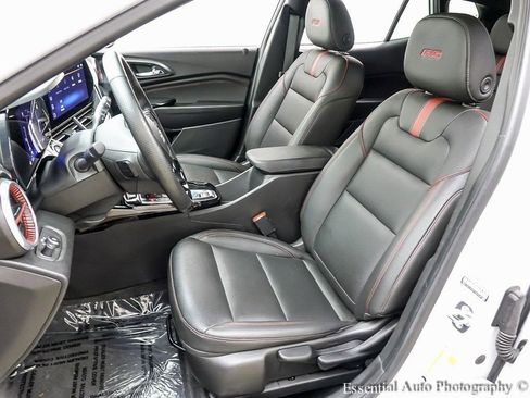 Used 2025 Chevrolet Trax RS image 9