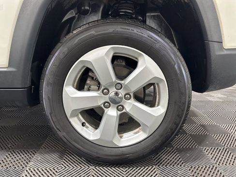 Used 2019 Jeep Compass Latitude w/ Popular Equipment Group image 33