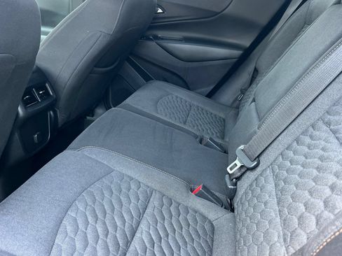 Used 2018 Chevrolet Equinox LT FWD image 16