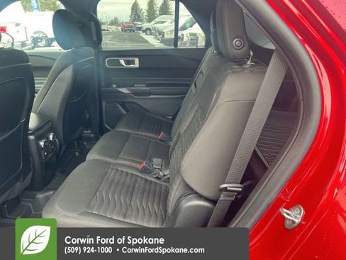 Used 2020 Ford Explorer XLT w/ Comfort Package image 13